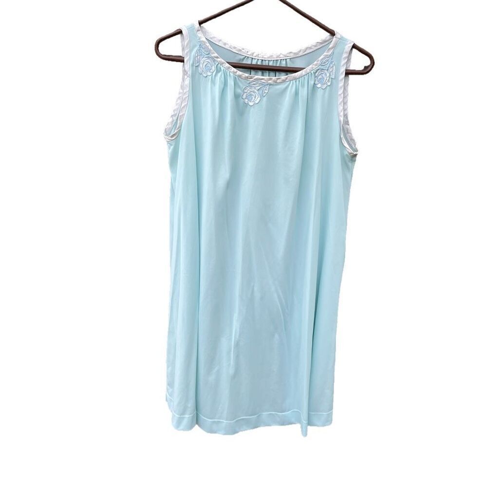 Vintage Gossard Artemis size Small 100% nylon tricot nightgown